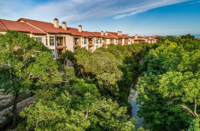 Walnut Park Apartment