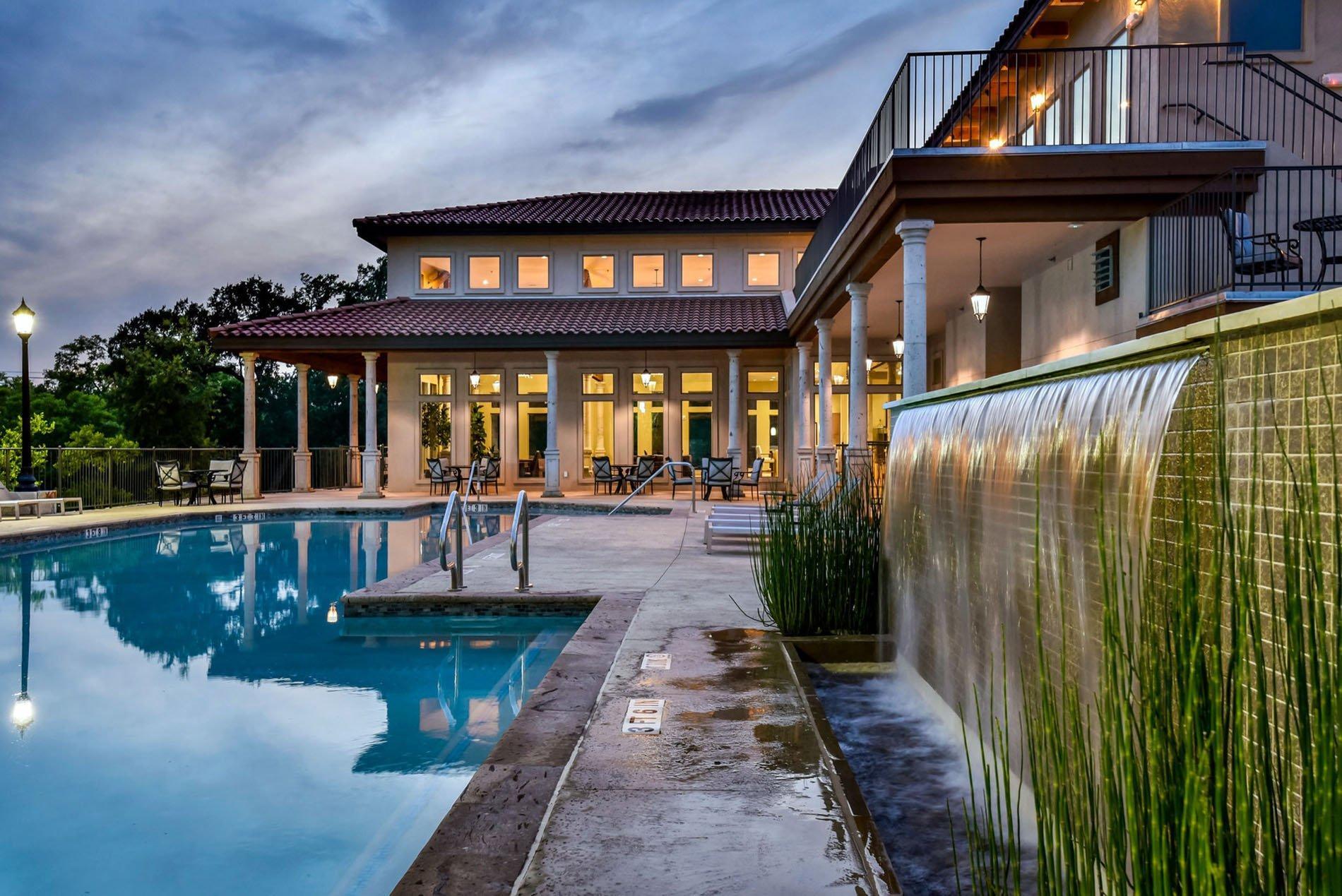 Walnut Park Apartment